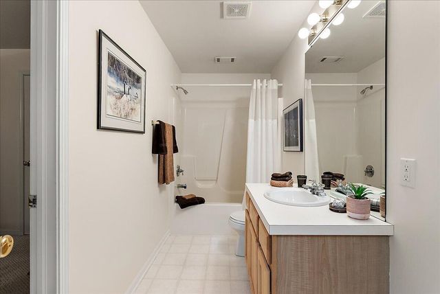 4406 Hickory Grove Court NE, Ada, MI 49301