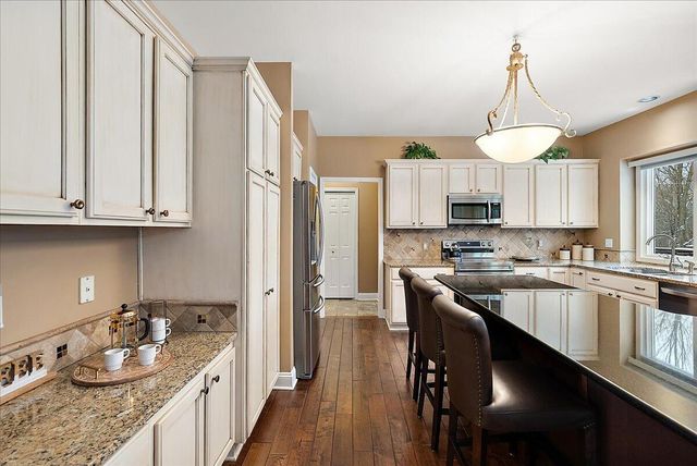 4406 Hickory Grove Court NE, Ada, MI 49301