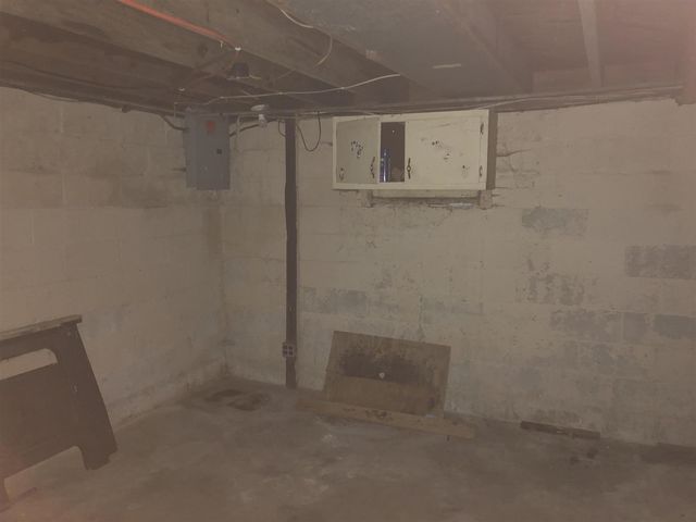 3871 Main Street, Benton Harbor, MI 49022