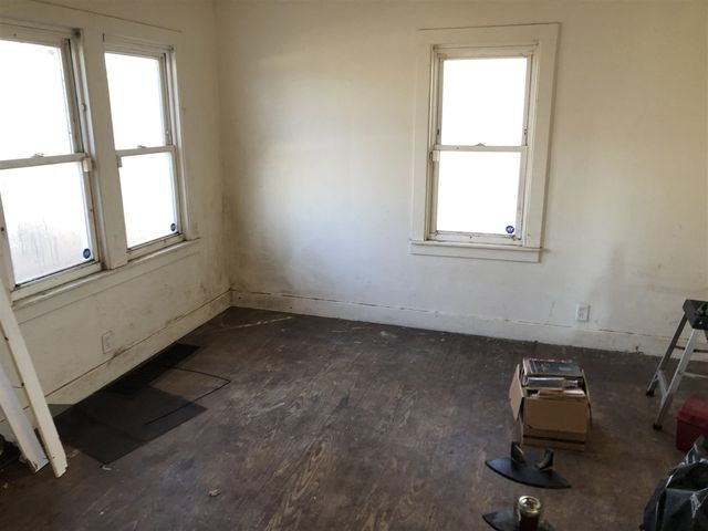 3871 Main Street, Benton Harbor, MI 49022