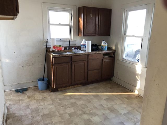 3871 Main Street, Benton Harbor, MI 49022