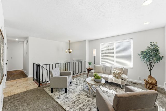 2326 W HEATHERGLEN DR, Taylorsville, UT 84129