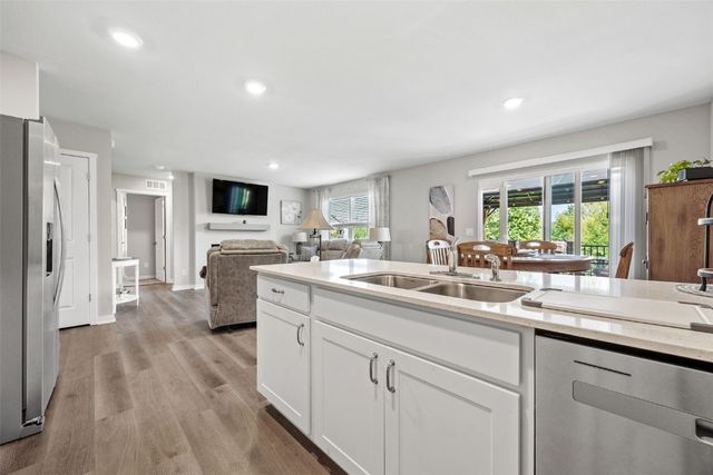 2838 Anne Drive, Hiawatha, IA 52233