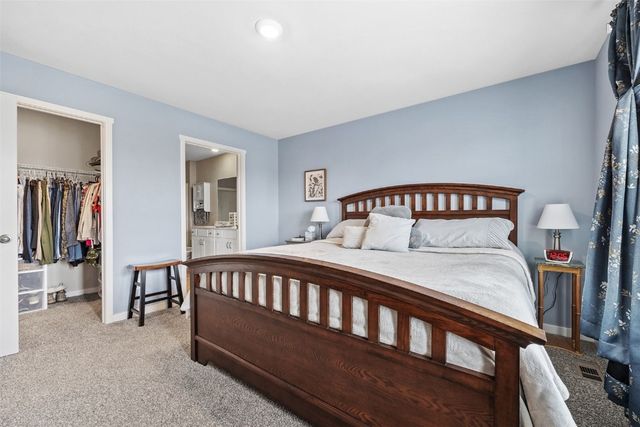 2838 Anne Drive, Hiawatha, IA 52233