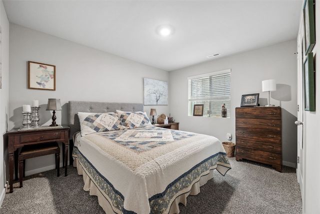 2838 Anne Drive, Hiawatha, IA 52233