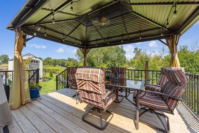 2838 Anne Drive, Hiawatha, IA 52233