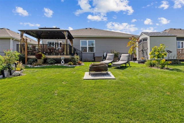 2838 Anne Drive, Hiawatha, IA 52233