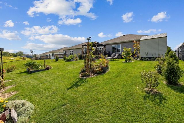 2838 Anne Drive, Hiawatha, IA 52233