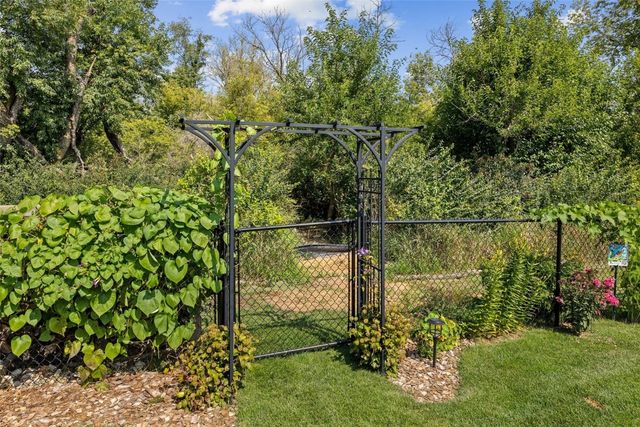 2838 Anne Drive, Hiawatha, IA 52233