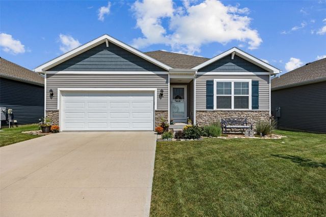 2838 Anne Drive, Hiawatha, IA 52233
