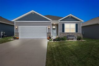 2838 Anne Drive, Hiawatha, IA 52233