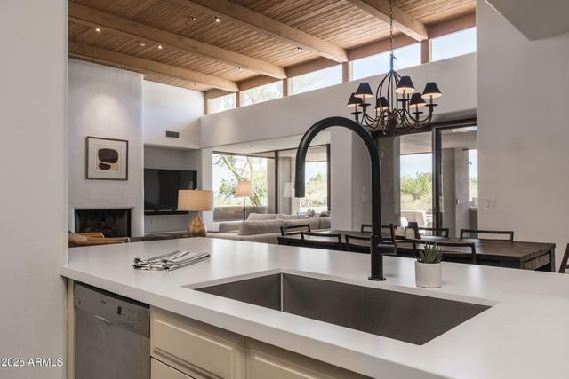 11199 E PROSPECT POINT Drive, Scottsdale, AZ 85262