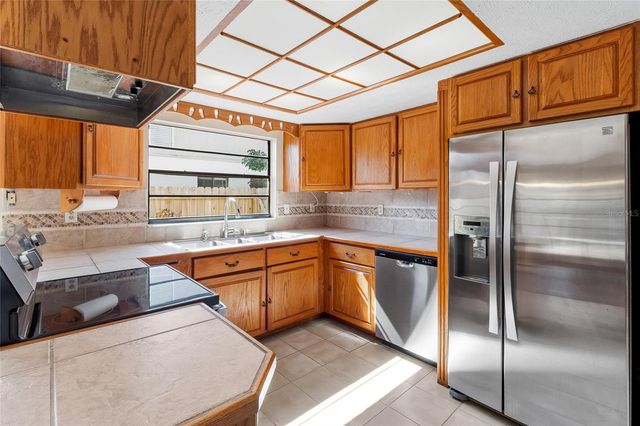 15717 PENNINGTON ROAD, Tampa, FL 33624