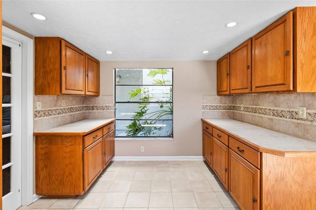 15717 PENNINGTON ROAD, Tampa, FL 33624