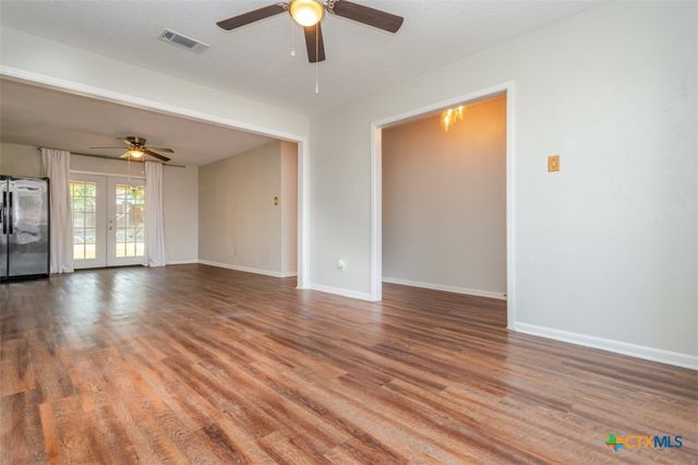 919 Holly Street, Copperas Cove, TX 76522