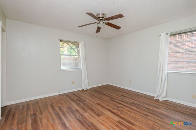 919 Holly Street, Copperas Cove, TX 76522