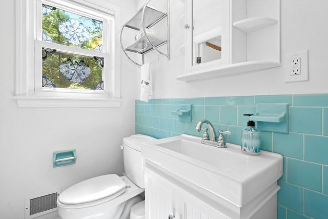 17 George Road, Maynard, MA 01754