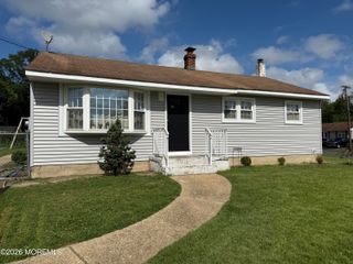 3 Lake Drive, Howell, NJ 07731