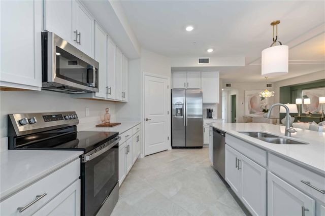 5608 SUMMIT POINTE CIRCLE 101, Bradenton, FL 34210