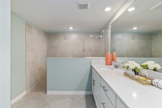 5608 SUMMIT POINTE CIRCLE 101, Bradenton, FL 34210