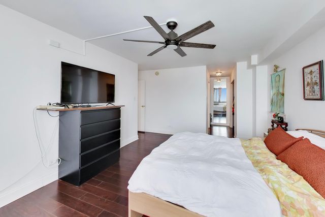 40 N Tower Road 16N, Oak Brook, IL 60523