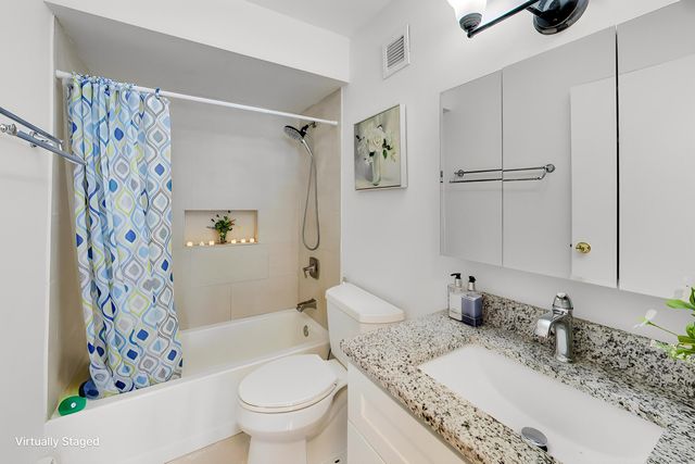 40 N Tower Road 16N, Oak Brook, IL 60523