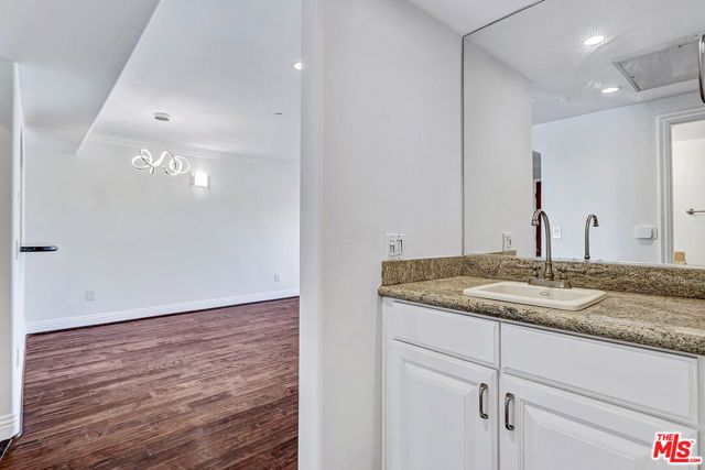 1520 S Shenandoah Street 304, Los Angeles, CA 90035