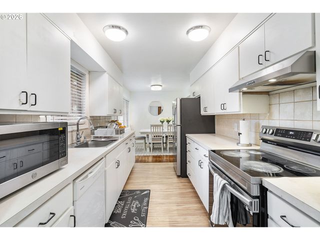 444 Se 153RD Ave, Portland, OR 97233