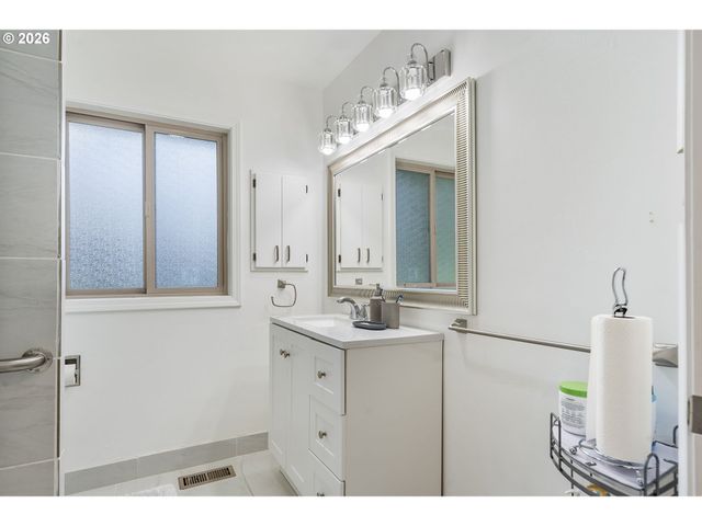 444 Se 153RD Ave, Portland, OR 97233