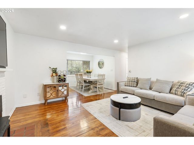 444 Se 153RD Ave, Portland, OR 97233