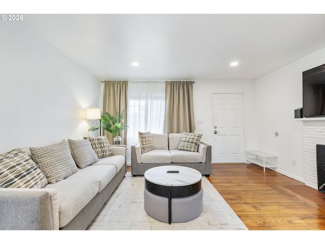 444 Se 153RD Ave, Portland, OR 97233