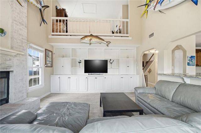 3201 Barberry LN, Virginia Beach, VA 23453