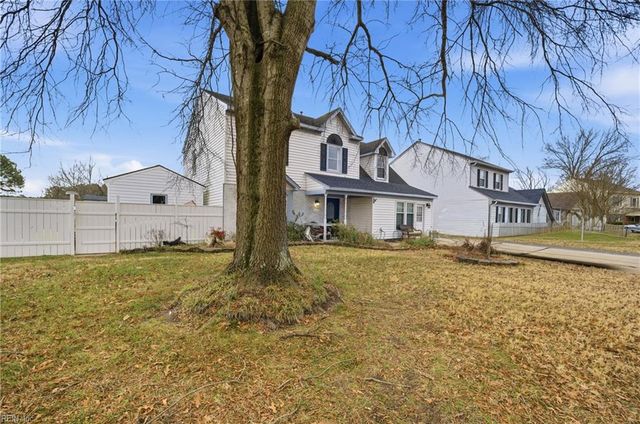 3201 Barberry LN, Virginia Beach, VA 23453