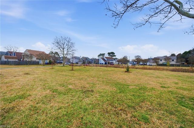 3201 Barberry LN, Virginia Beach, VA 23453