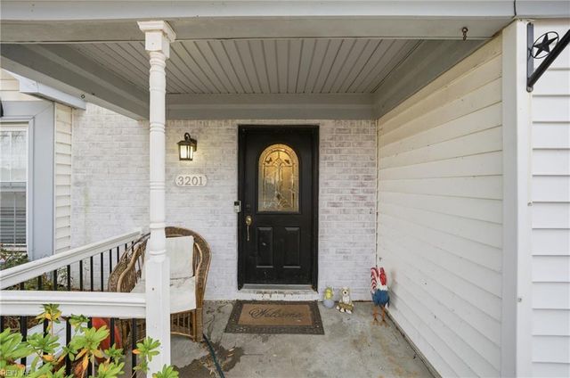 3201 Barberry LN, Virginia Beach, VA 23453