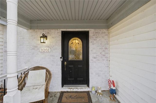 3201 Barberry LN, Virginia Beach, VA 23453