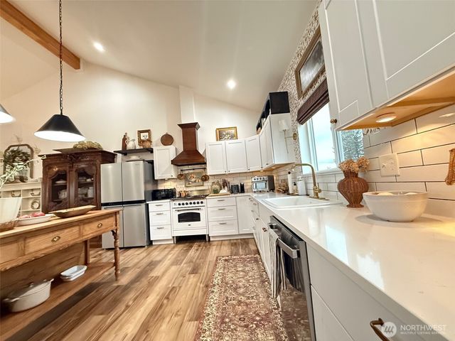 82 Nichols Road, Omak, WA 98841