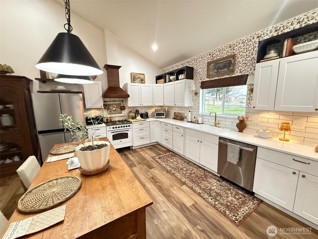 82 Nichols Road, Omak, WA 98841