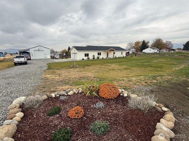 82 Nichols Road, Omak, WA 98841