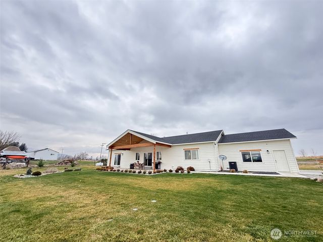 82 Nichols Road, Omak, WA 98841