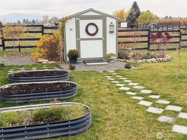 82 Nichols Road, Omak, WA 98841