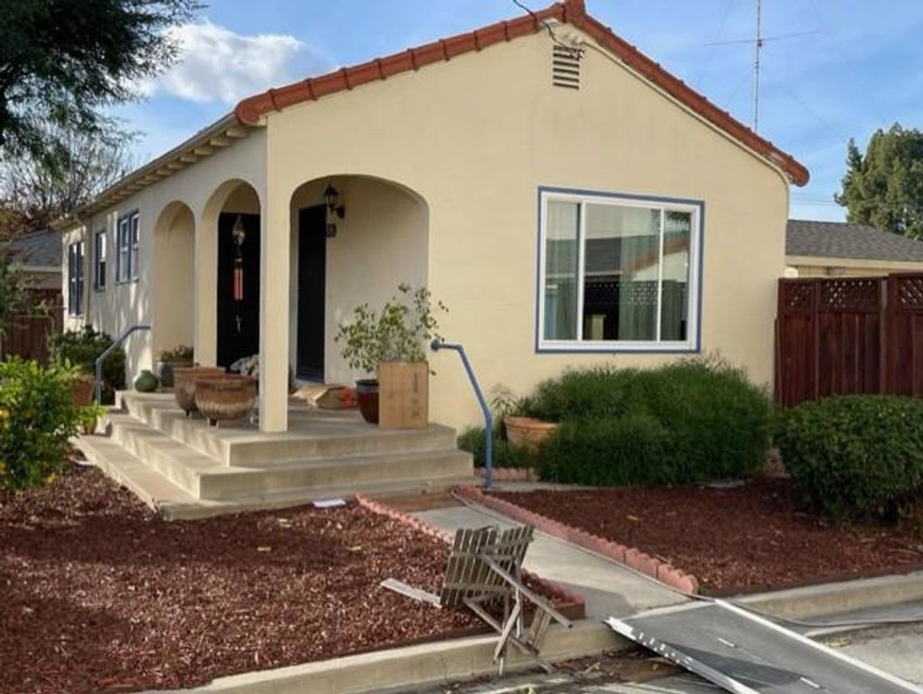 Image 2 of property listing at 935 Di Giulio Court, Santa Clara, CA 95050