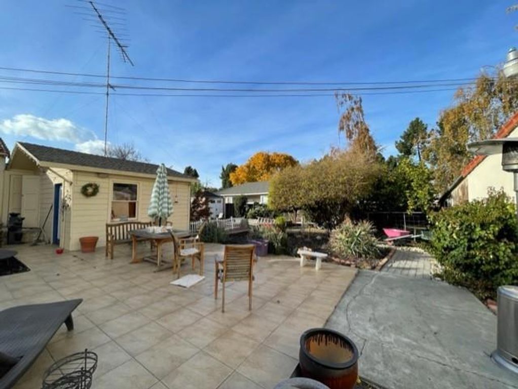 Image 3 of property listing at 935 Di Giulio Court, Santa Clara, CA 95050