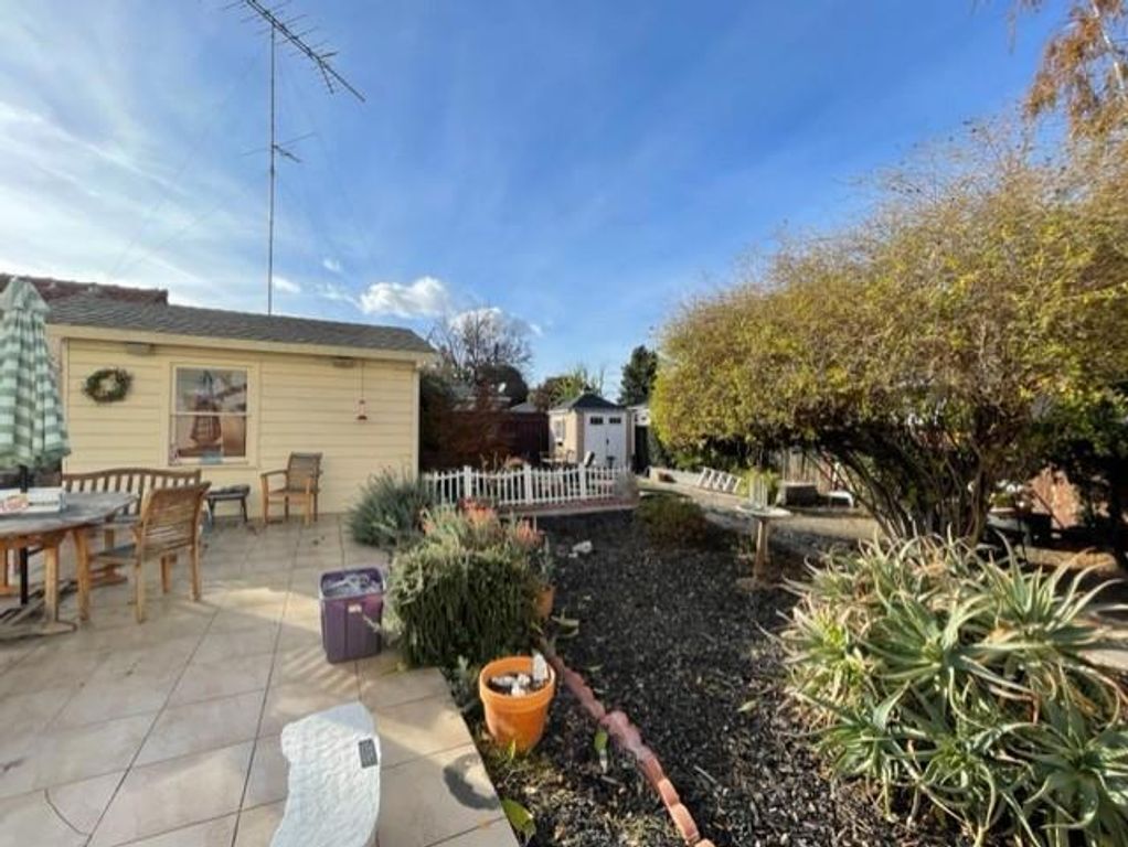 Image 4 of property listing at 935 Di Giulio Court, Santa Clara, CA 95050