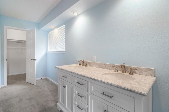 523 White Wing Court, Dickinson, TX 77539