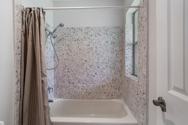 523 White Wing Court, Dickinson, TX 77539