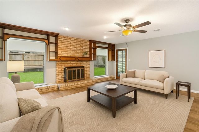 523 White Wing Court, Dickinson, TX 77539