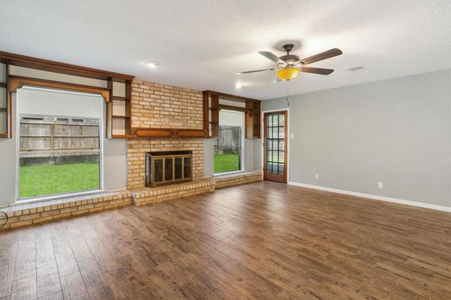 523 White Wing Court, Dickinson, TX 77539