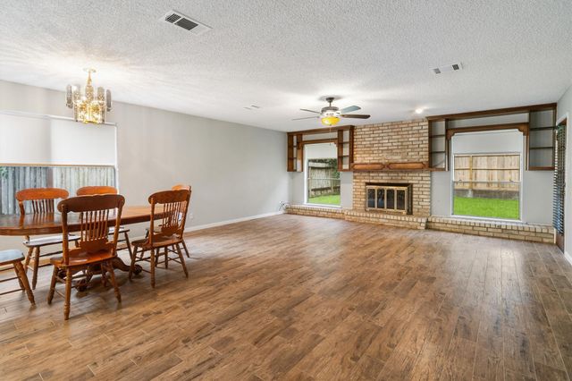 523 White Wing Court, Dickinson, TX 77539