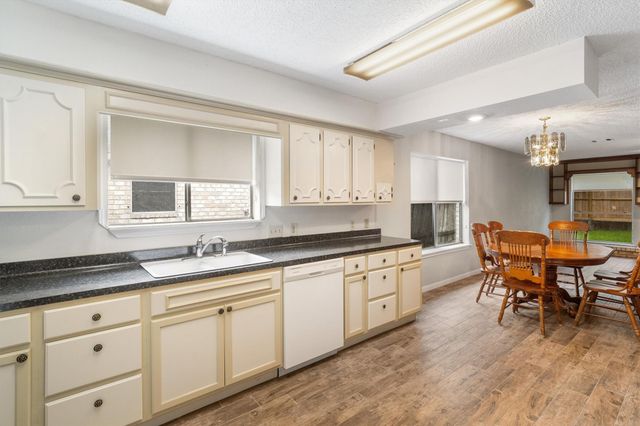 523 White Wing Court, Dickinson, TX 77539